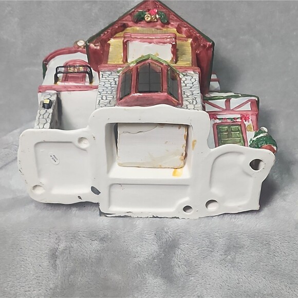 Holiday Traditions Lighted Porcelain House Item #997367-MMI - Picture 5 of 7